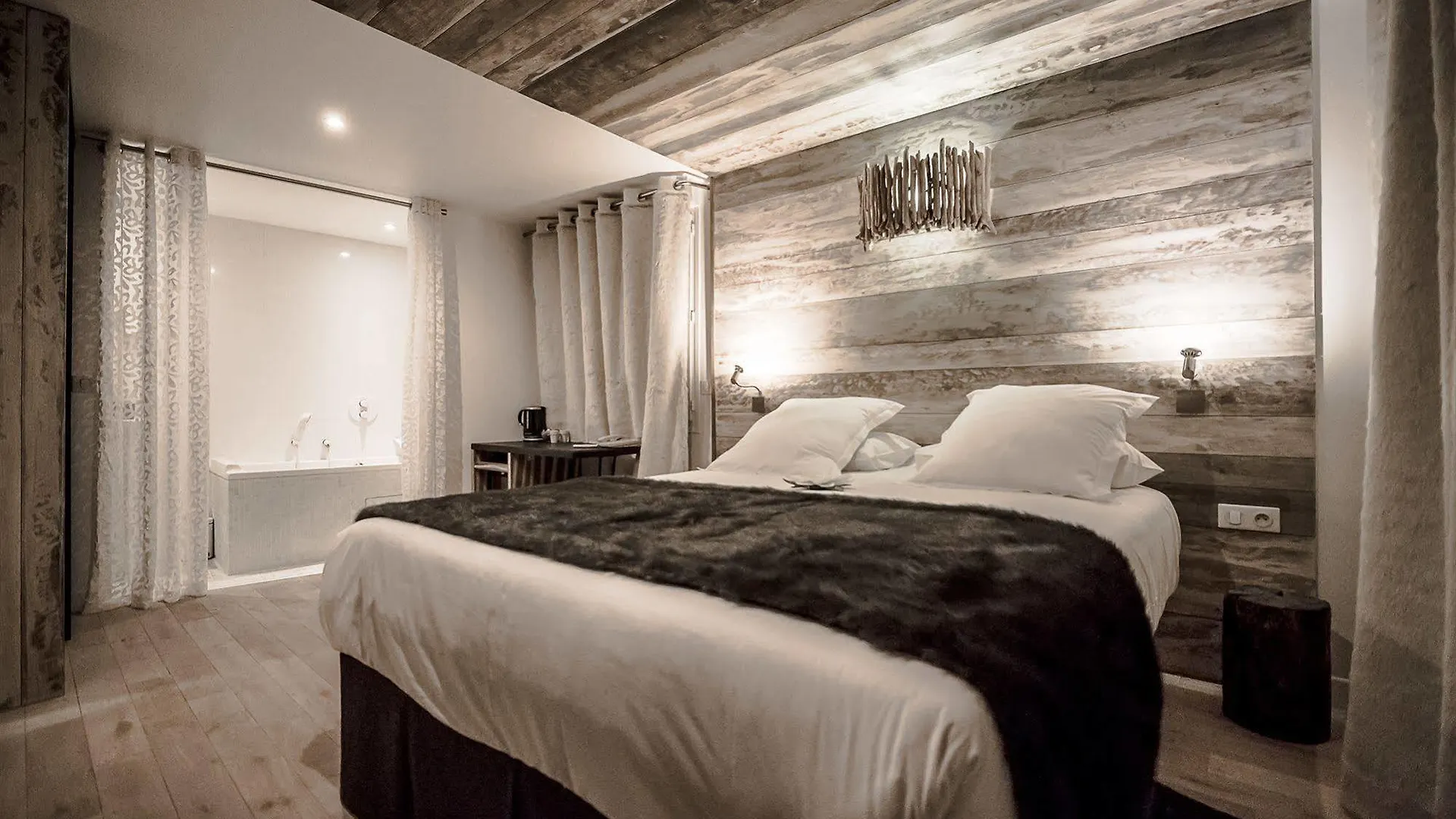 Rock Noir & Spa La Salle-les-Alpes 4*,